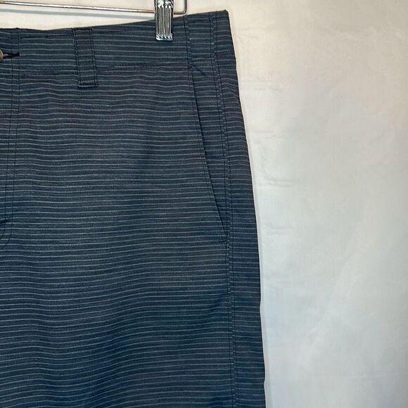 Callaway Mens  Stretch Gray Striped Short with Active Waistband size 34 - Picture 2 of 6